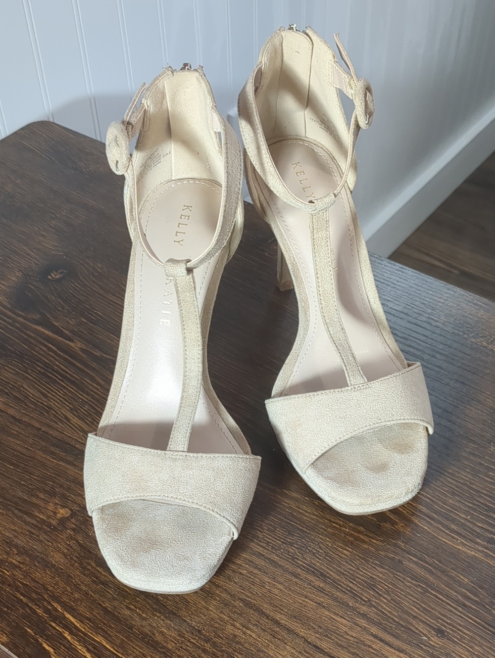 Kelly & Katie Women's T-Strap Heeled Sandals in Beige, Sz 6